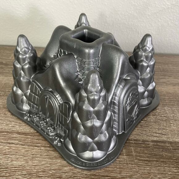 Nordic Ware Castle Bundt Cake Pan 10 Cup Cast Aluminum Mold Fantasy Design - Picture 11 of 15